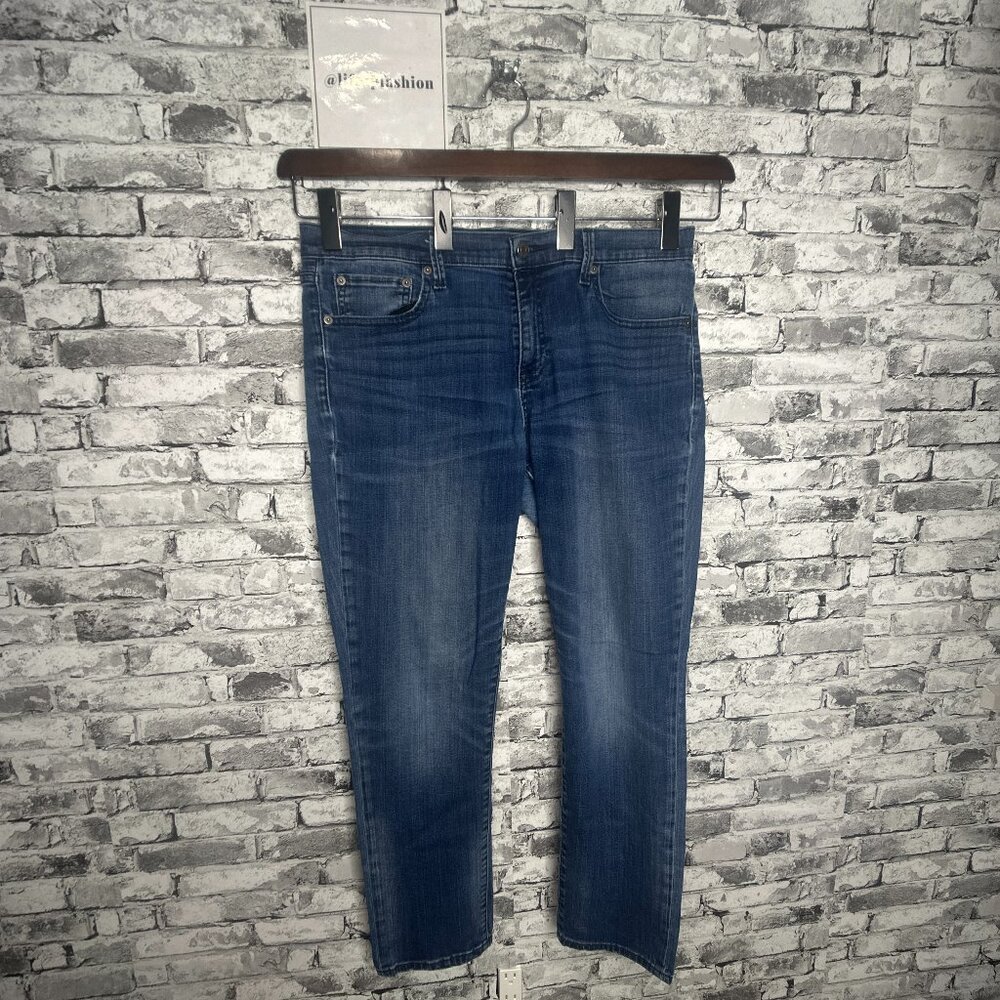 EUC GAP 'Girlfriend" Imperial Indigo" Women's Jeans Size 31R (Regular)